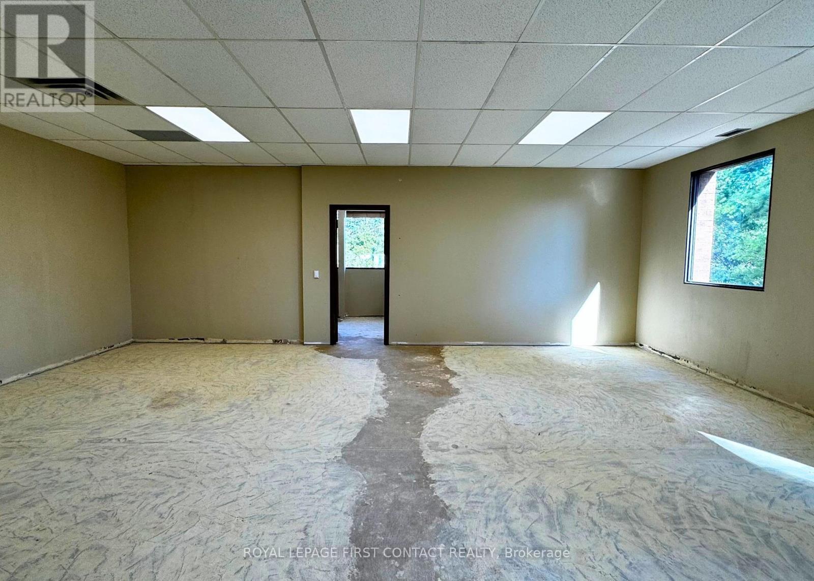 












201/203 - 11 FERRIS LANE

,
Barrie,




Ontario
L4M5N6

