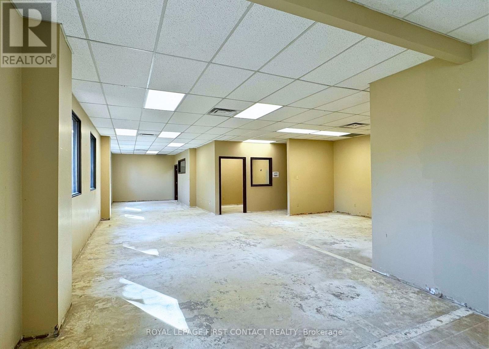 












201/203 - 11 FERRIS LANE

,
Barrie,




Ontario
L4M5N6

