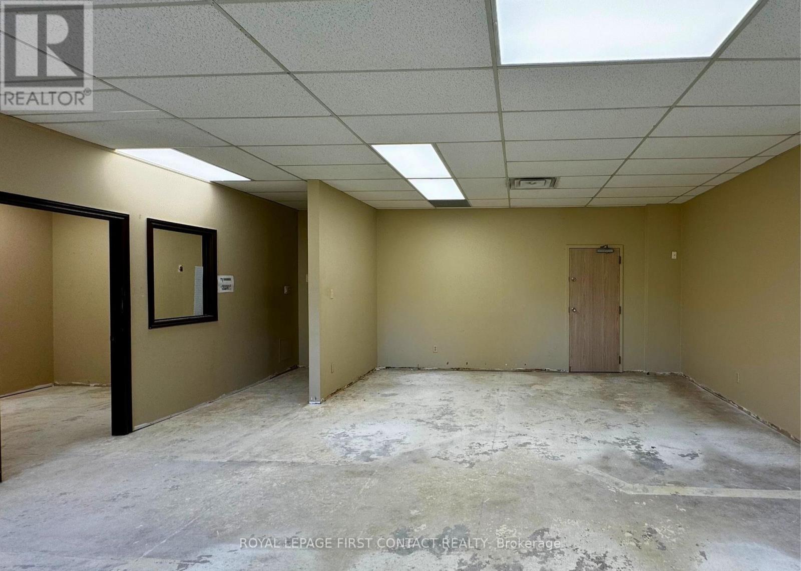 












201/203 - 11 FERRIS LANE

,
Barrie,




Ontario
L4M5N6

