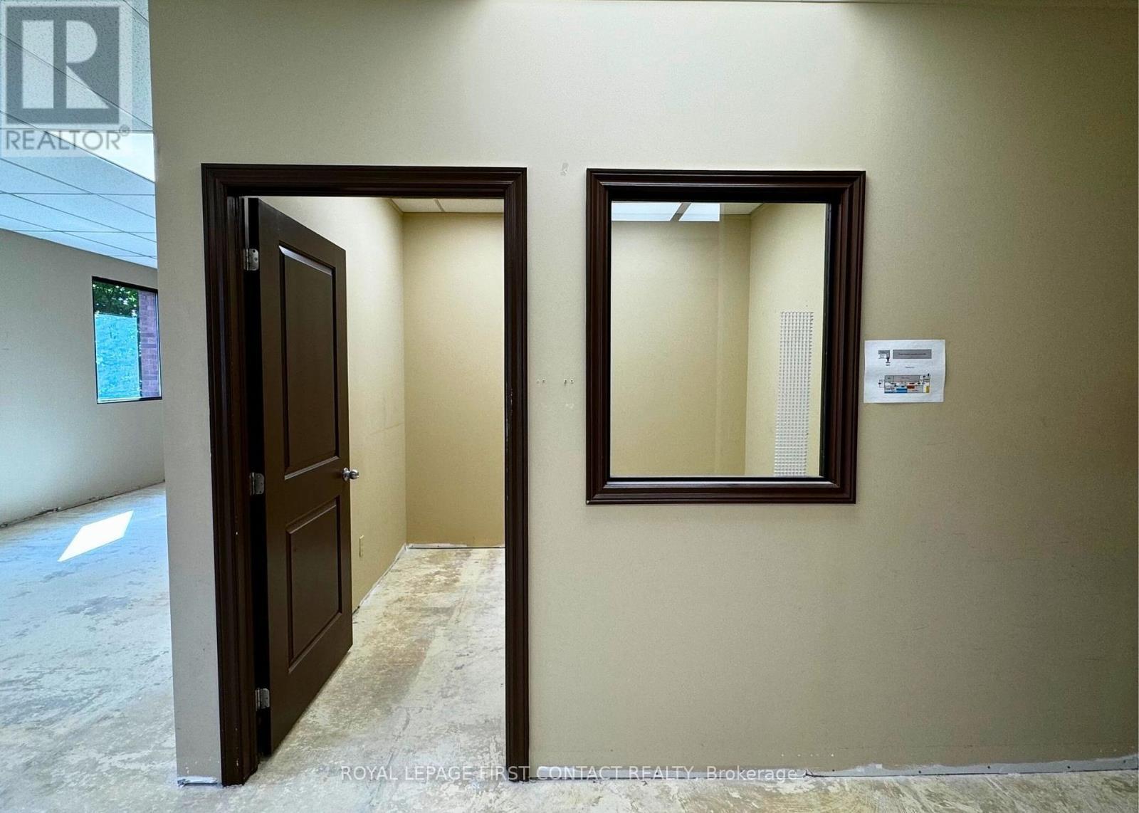 












201/203 - 11 FERRIS LANE

,
Barrie,




Ontario
L4M5N6

