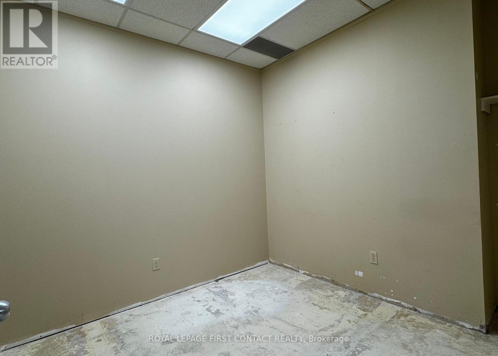 












201/203 - 11 FERRIS LANE

,
Barrie,




Ontario
L4M5N6

