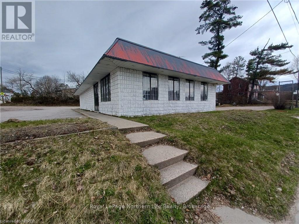 












598 MCCONNELL STREET

,
Mattawa,




Ontario
P0H1V0

