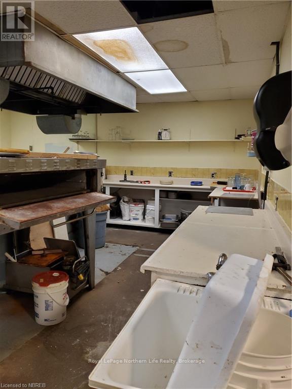 












598 MCCONNELL STREET

,
Mattawa,




Ontario
P0H1V0

