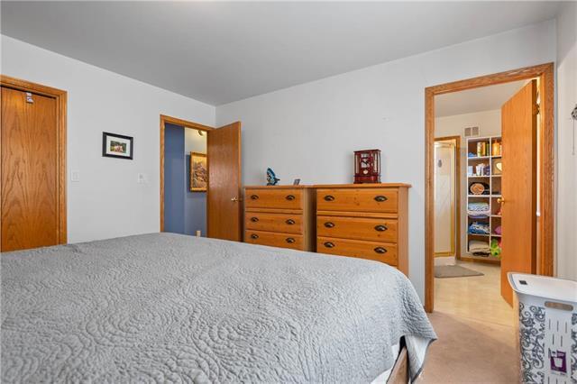 









23042


Cobalt

RD,
Dugald,




MB
R5T 0B3

