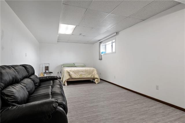 









23042


Cobalt

RD,
Dugald,




MB
R5T 0B3

