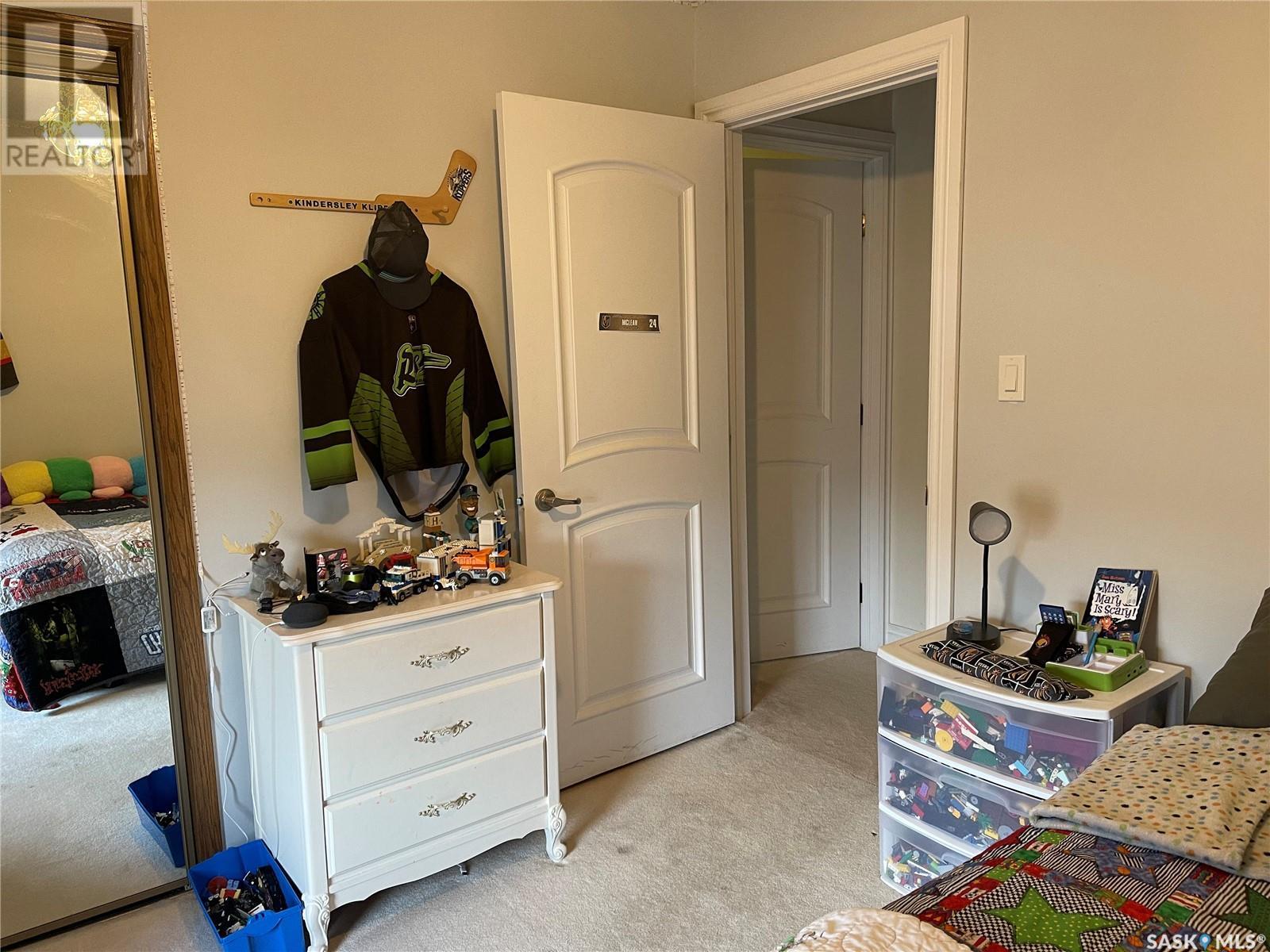 












1015 1st STREET W

,
Kindersley,




Saskatchewan
S0L1S0

