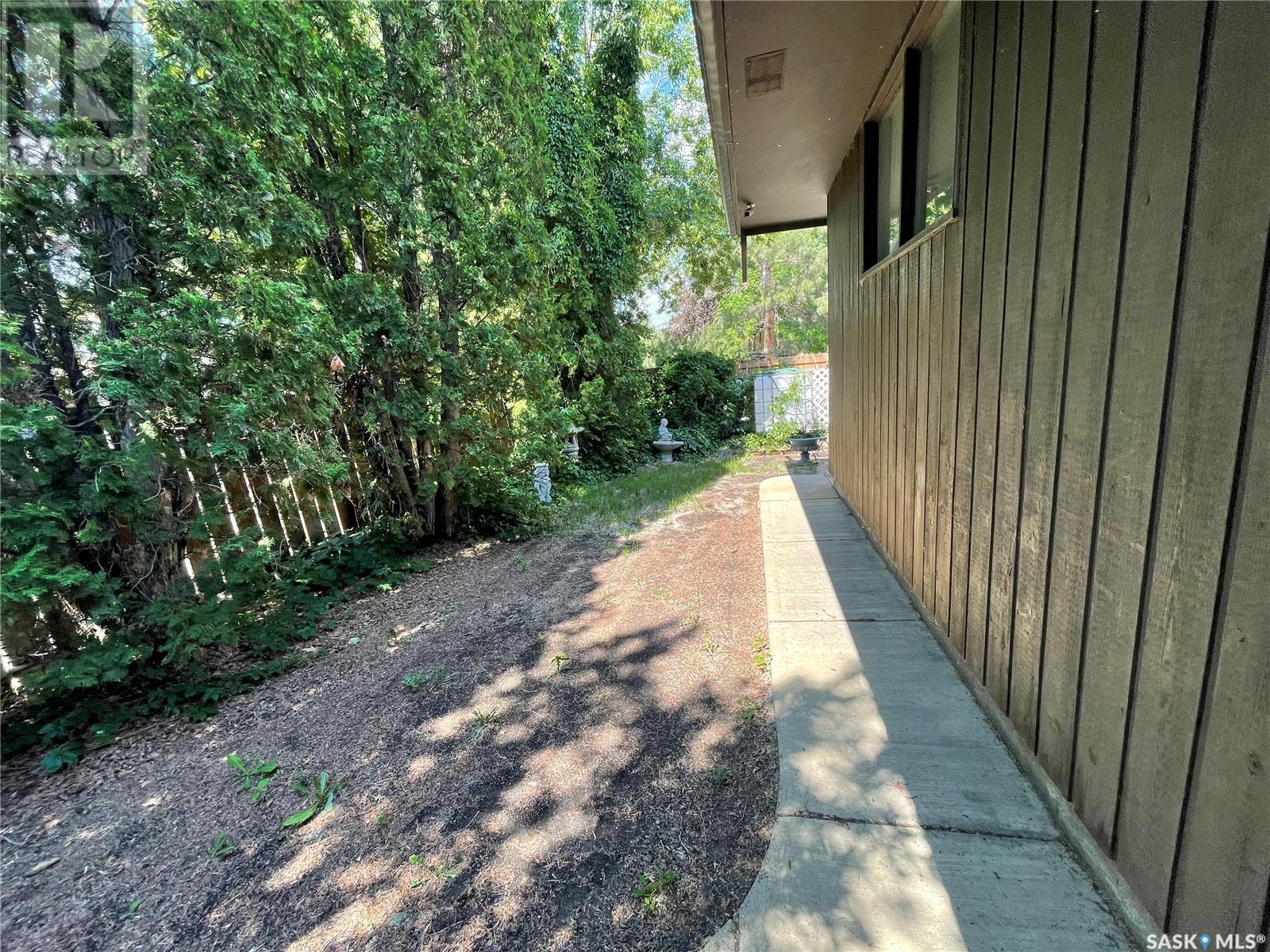 












1015 1st STREET W

,
Kindersley,




Saskatchewan
S0L1S0

