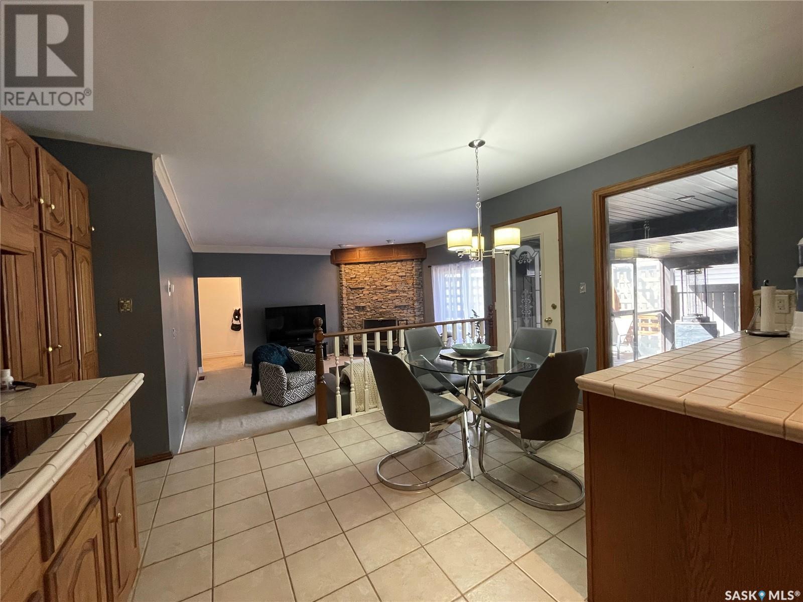 












1015 1st STREET W

,
Kindersley,




Saskatchewan
S0L1S0

