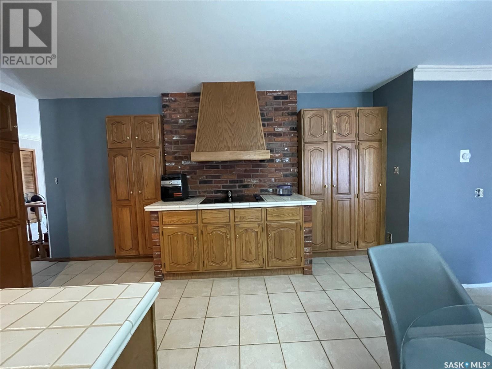 












1015 1st STREET W

,
Kindersley,




Saskatchewan
S0L1S0

