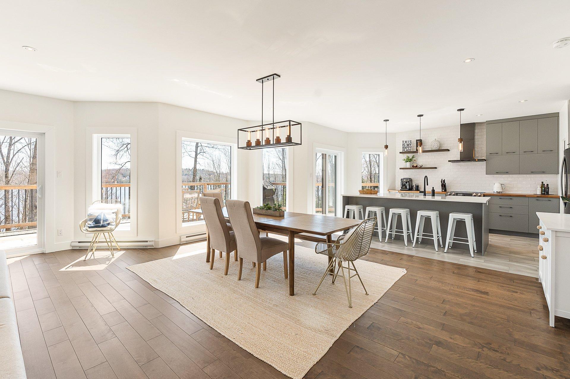 









251


Ch. des Bosquets-Fleuris

,
Stanstead - Canton,




QC
J1X3W4

