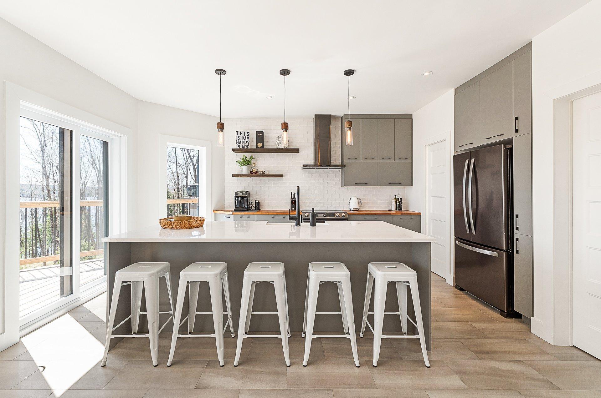 









251


Ch. des Bosquets-Fleuris

,
Stanstead - Canton,




QC
J1X3W4

