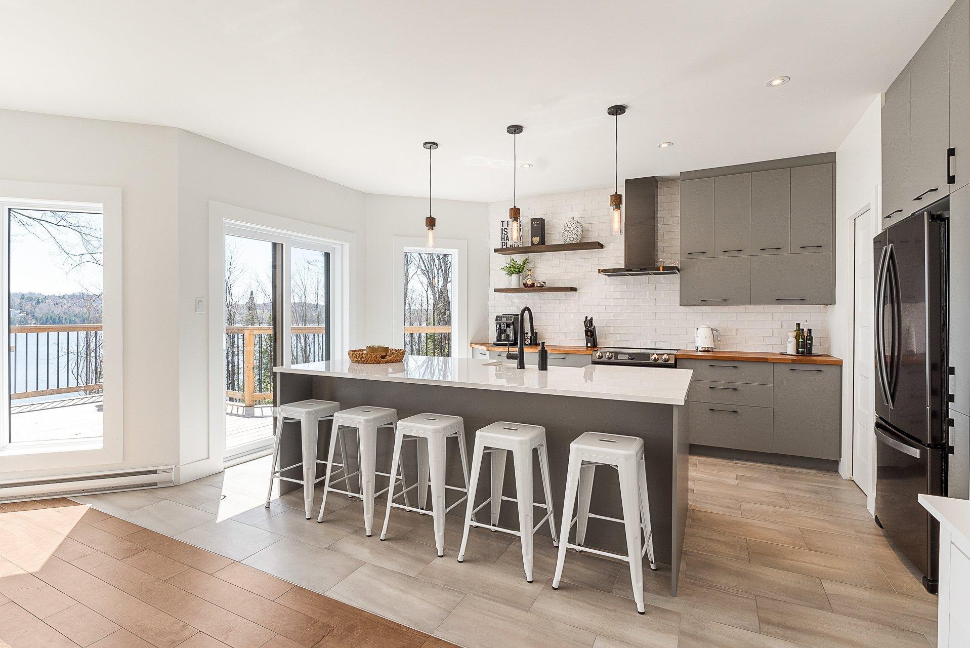 









251


Ch. des Bosquets-Fleuris

,
Stanstead - Canton,




QC
J1X3W4

