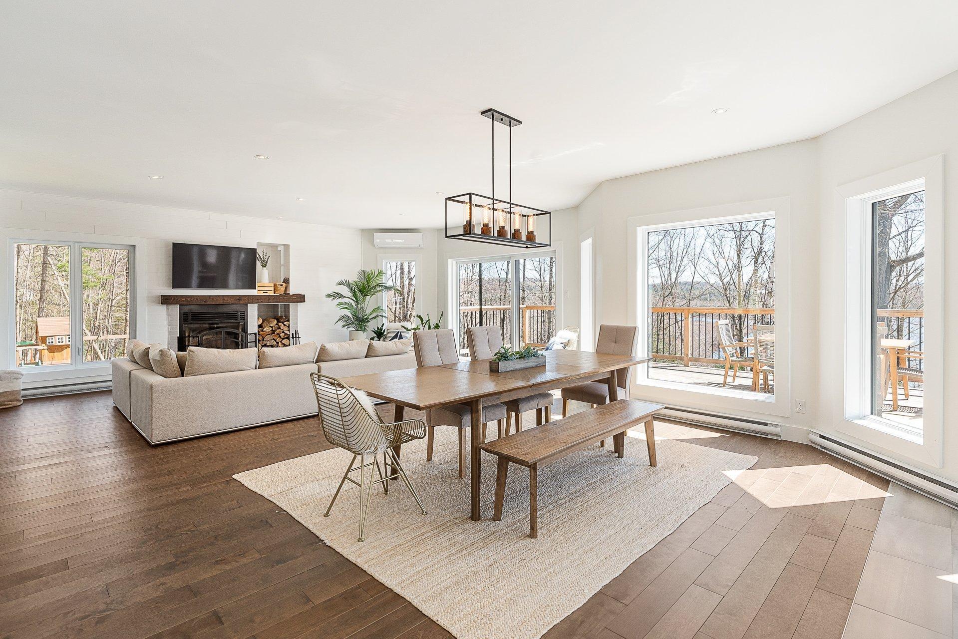 









251


Ch. des Bosquets-Fleuris

,
Stanstead - Canton,




QC
J1X3W4


