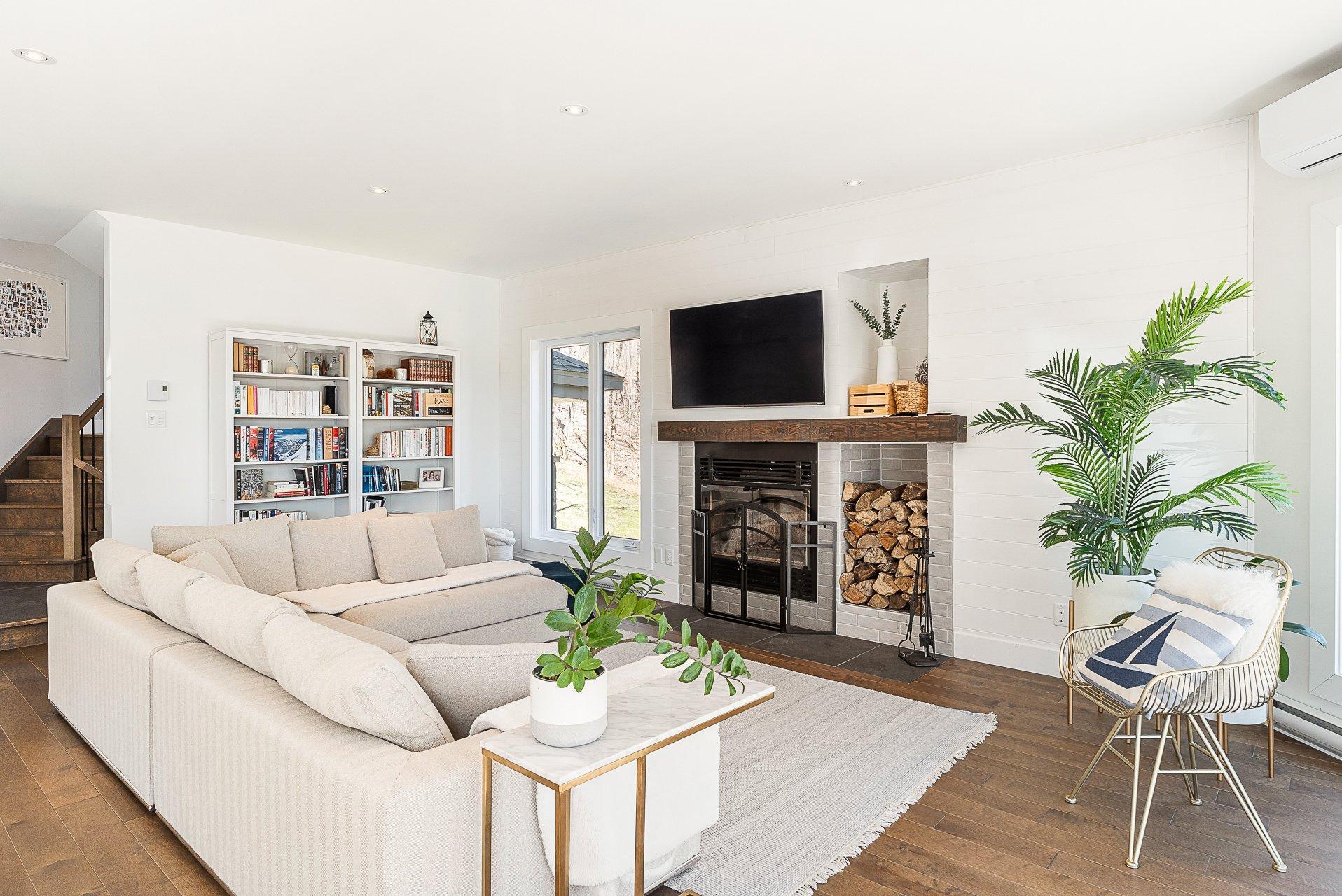 









251


Ch. des Bosquets-Fleuris

,
Stanstead - Canton,




QC
J1X3W4

