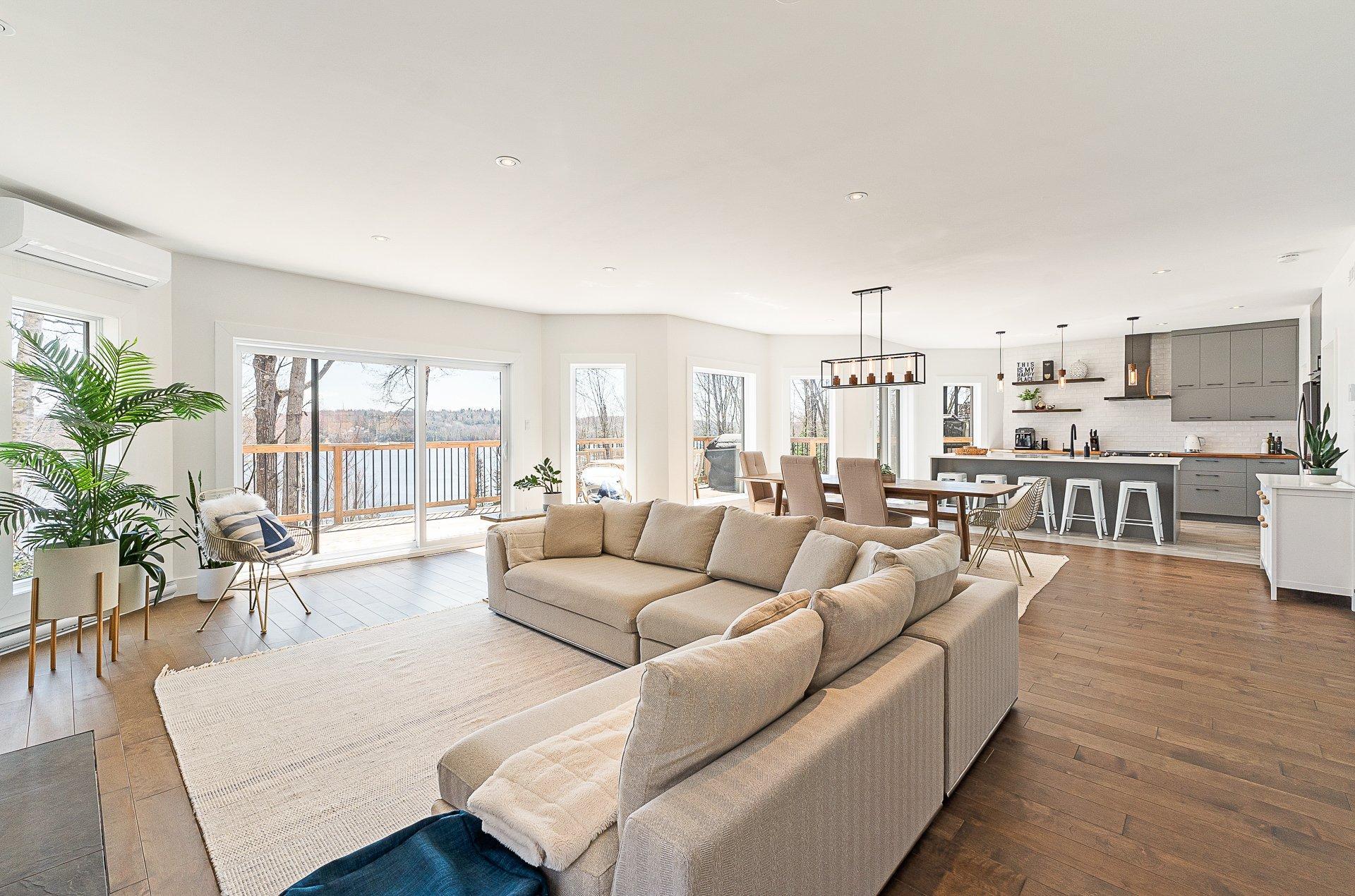 









251


Ch. des Bosquets-Fleuris

,
Stanstead - Canton,




QC
J1X3W4

