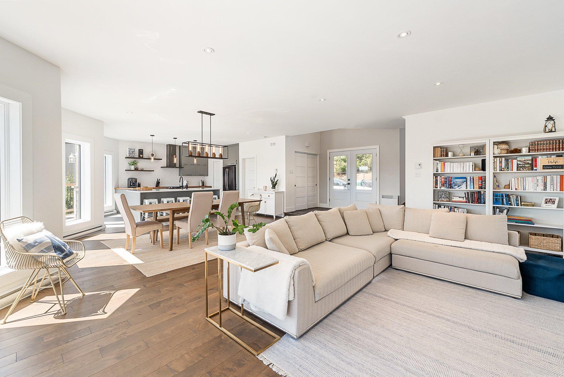 









251


Ch. des Bosquets-Fleuris

,
Stanstead - Canton,




QC
J1X3W4

