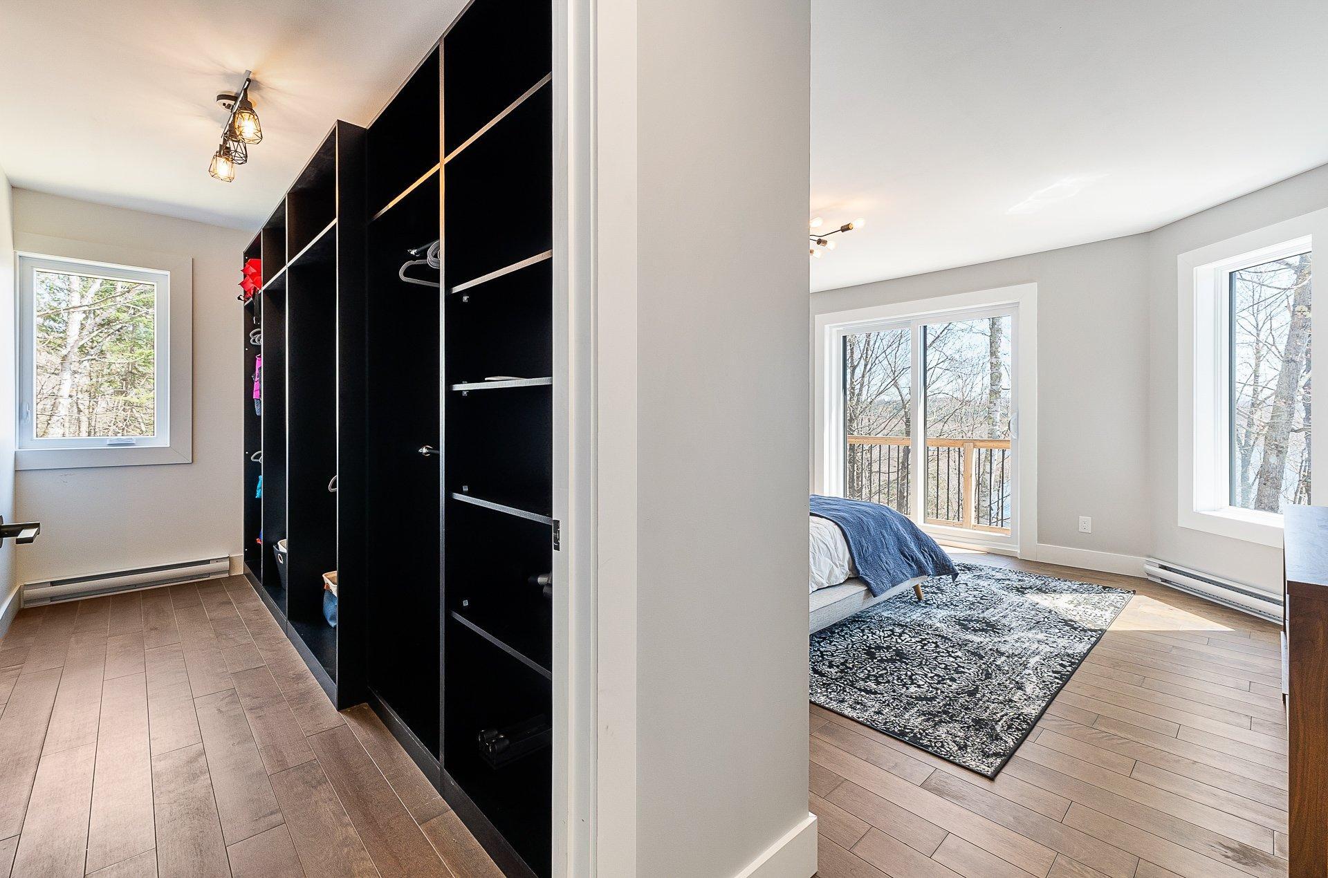 









251


Ch. des Bosquets-Fleuris

,
Stanstead - Canton,




QC
J1X3W4


