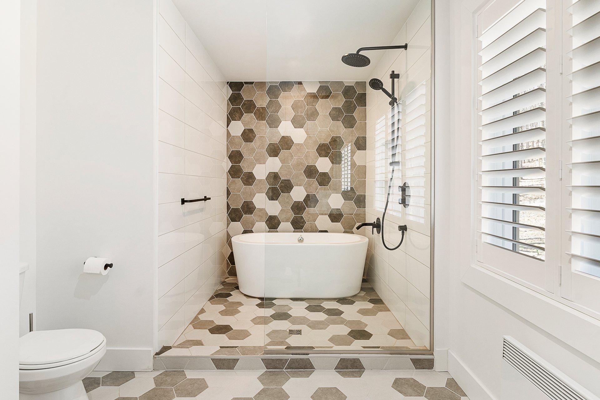 









251


Ch. des Bosquets-Fleuris

,
Stanstead - Canton,




QC
J1X3W4

