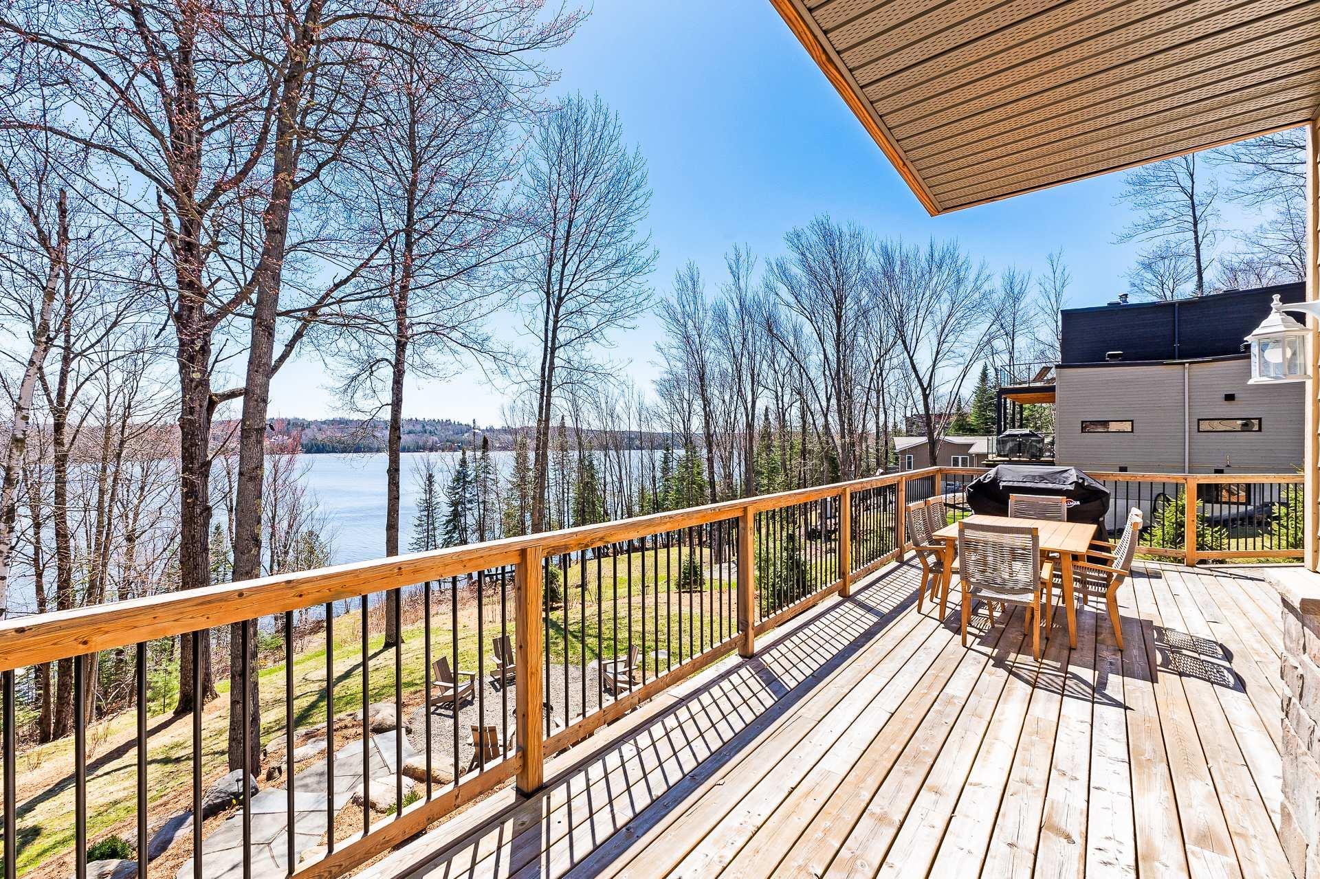 









251


Ch. des Bosquets-Fleuris

,
Stanstead - Canton,




QC
J1X3W4

