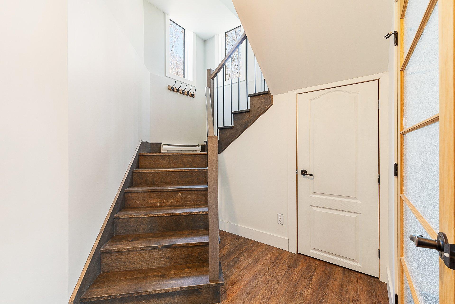 









251


Ch. des Bosquets-Fleuris

,
Stanstead - Canton,




QC
J1X3W4

