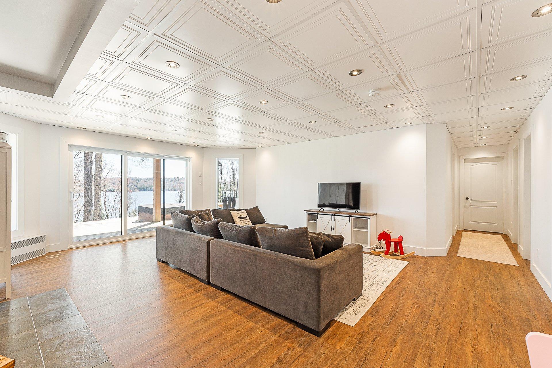 









251


Ch. des Bosquets-Fleuris

,
Stanstead - Canton,




QC
J1X3W4


