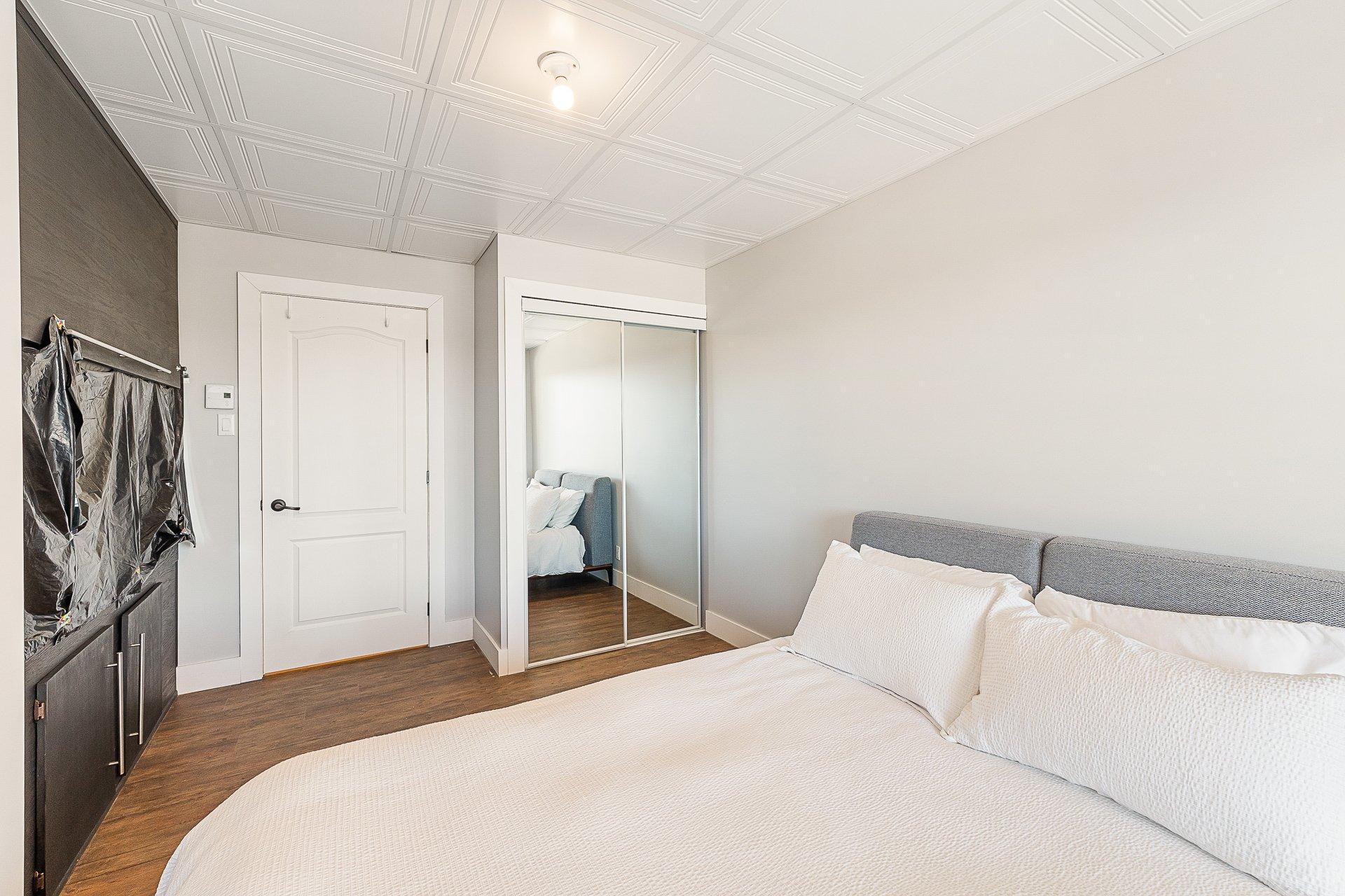 









251


Ch. des Bosquets-Fleuris

,
Stanstead - Canton,




QC
J1X3W4

