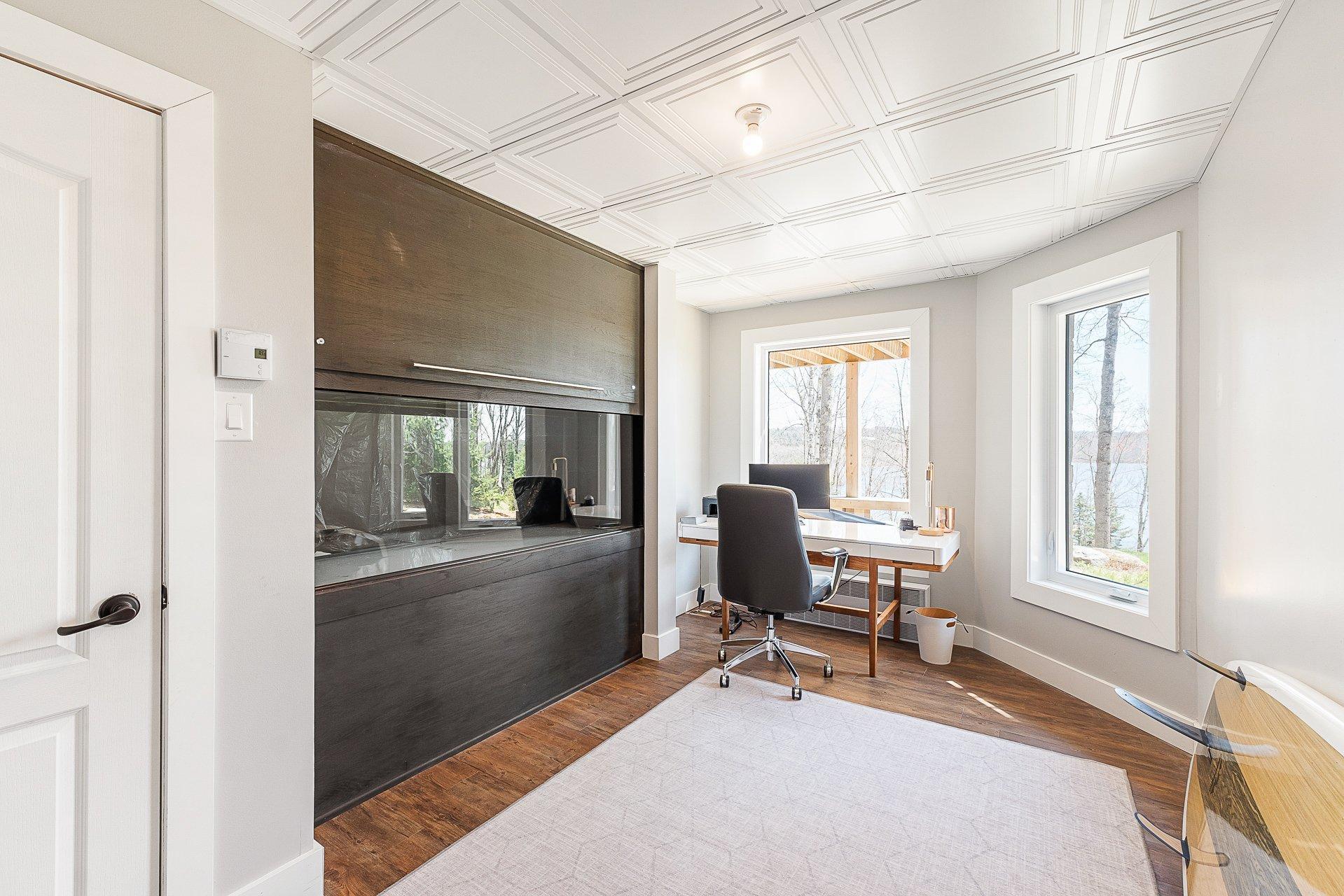 









251


Ch. des Bosquets-Fleuris

,
Stanstead - Canton,




QC
J1X3W4

