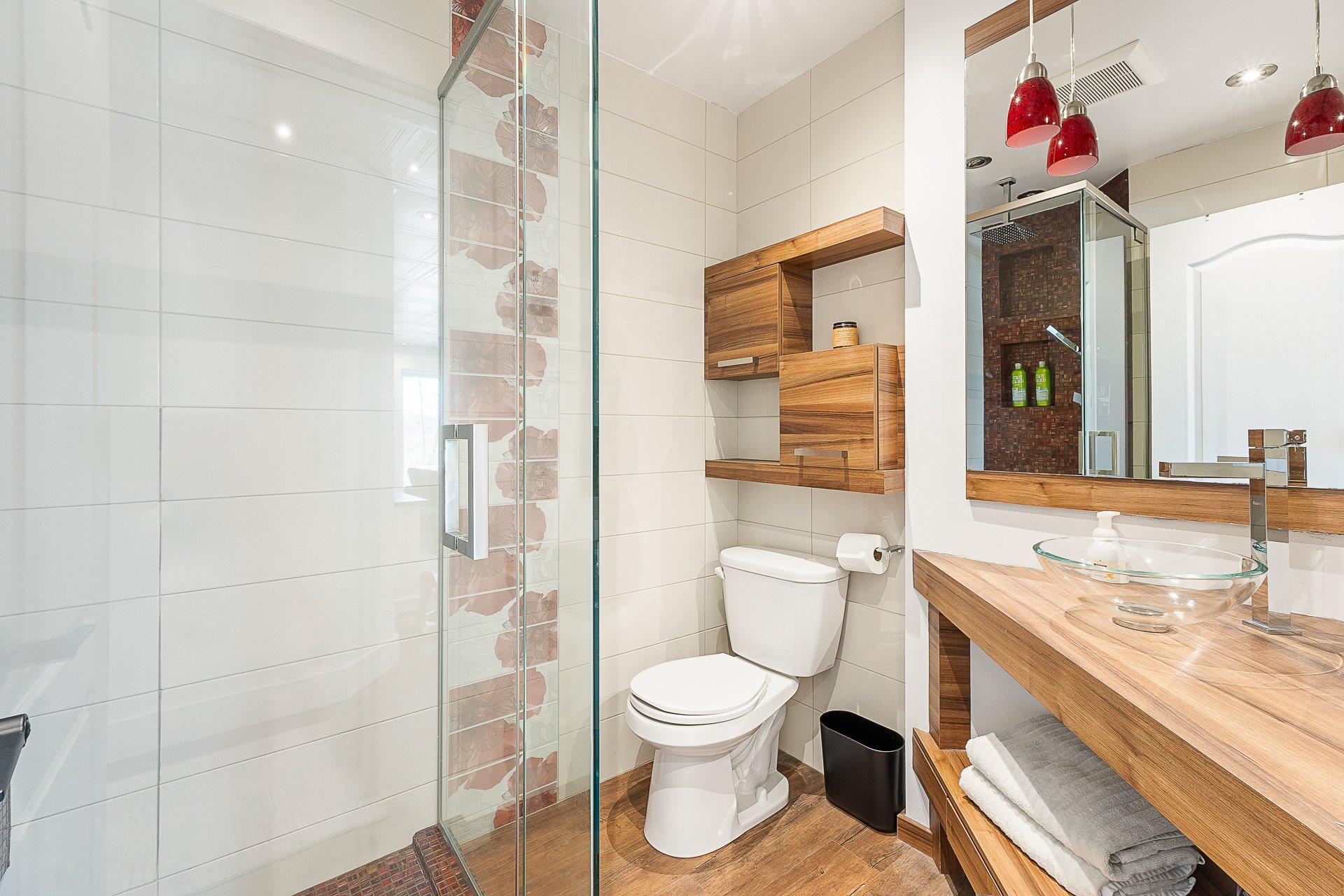 









251


Ch. des Bosquets-Fleuris

,
Stanstead - Canton,




QC
J1X3W4

