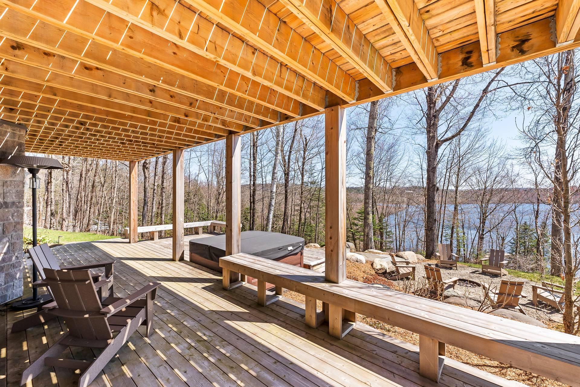 









251


Ch. des Bosquets-Fleuris

,
Stanstead - Canton,




QC
J1X3W4

