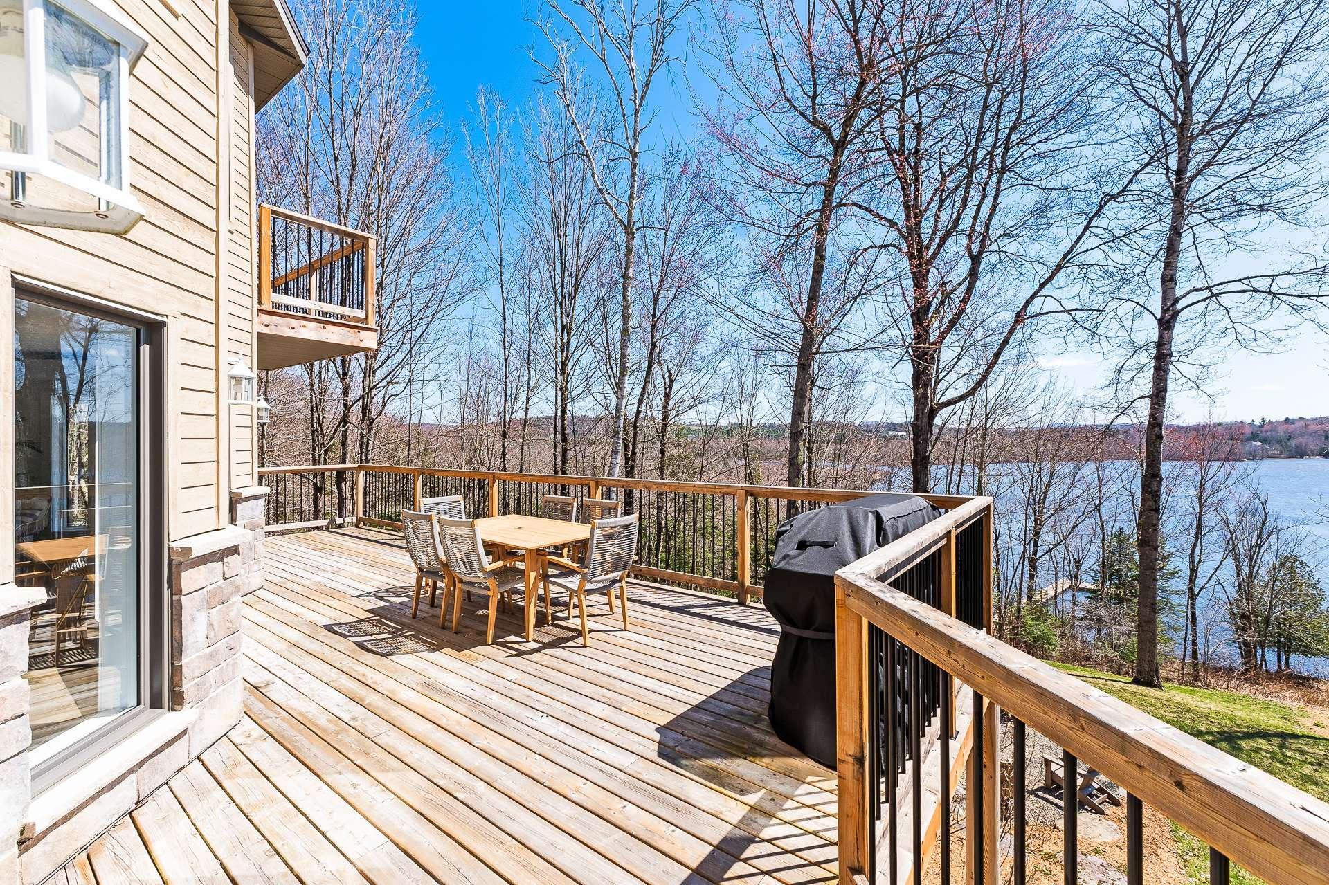 









251


Ch. des Bosquets-Fleuris

,
Stanstead - Canton,




QC
J1X3W4

