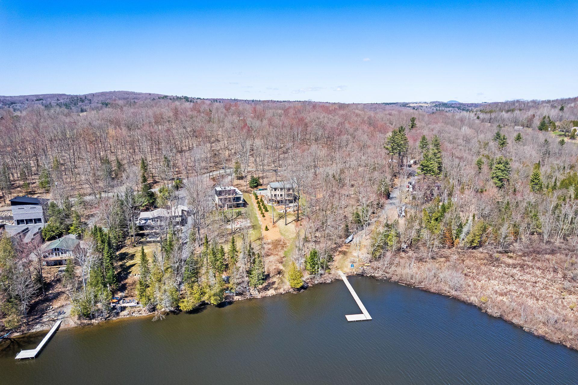 









251


Ch. des Bosquets-Fleuris

,
Stanstead - Canton,




QC
J1X3W4

