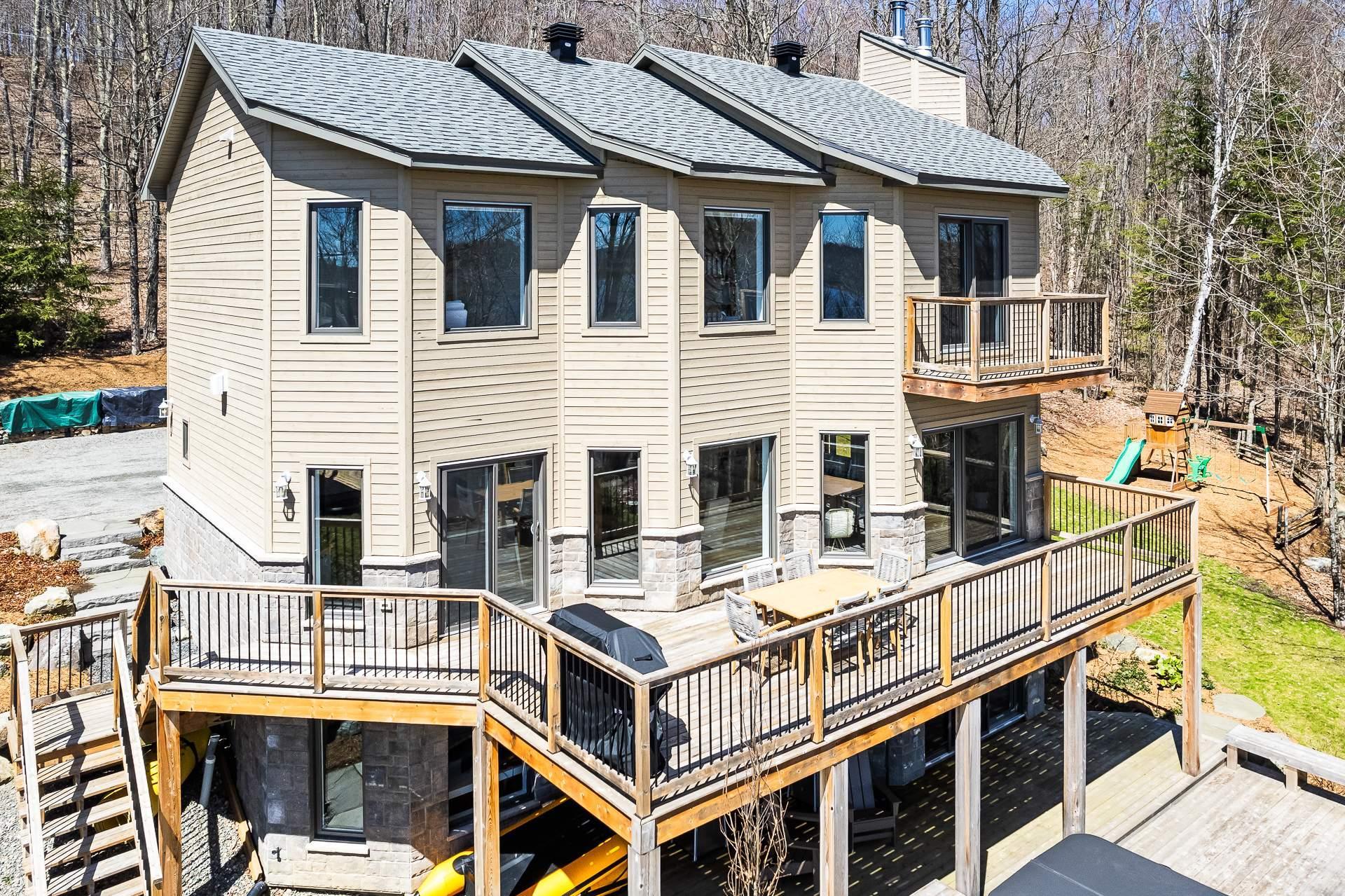









251


Ch. des Bosquets-Fleuris

,
Stanstead - Canton,




QC
J1X3W4

