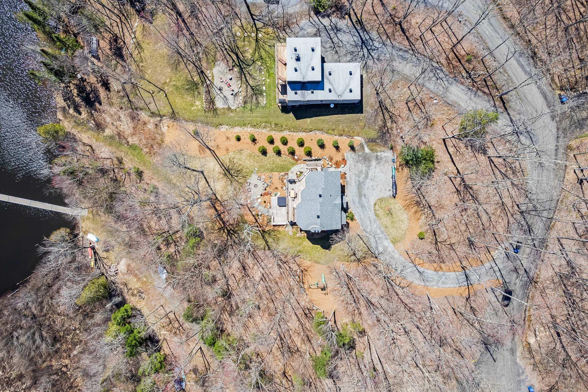 









251


Ch. des Bosquets-Fleuris

,
Stanstead - Canton,




QC
J1X3W4

