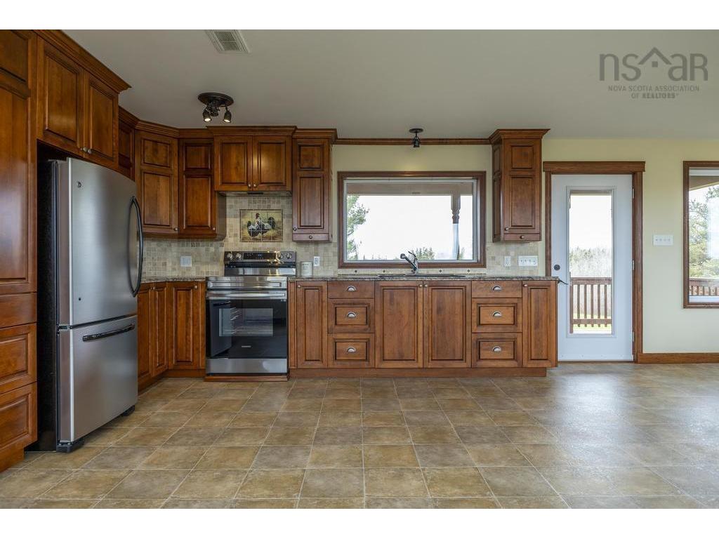 












19384 Highway 2

,
Fort Ellis,




NS
B0N 2J0


