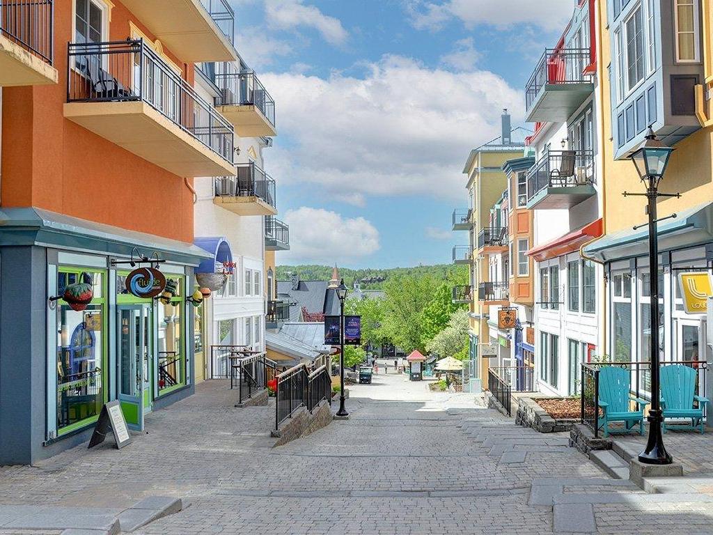 









118


Ch. de Kandahar

, 405,
Mont-Tremblant,




QC
J8E1B1

