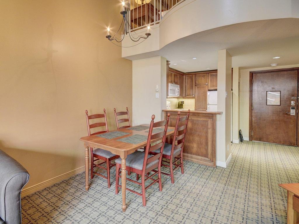 









118


Ch. de Kandahar

, 405,
Mont-Tremblant,




QC
J8E1B1

