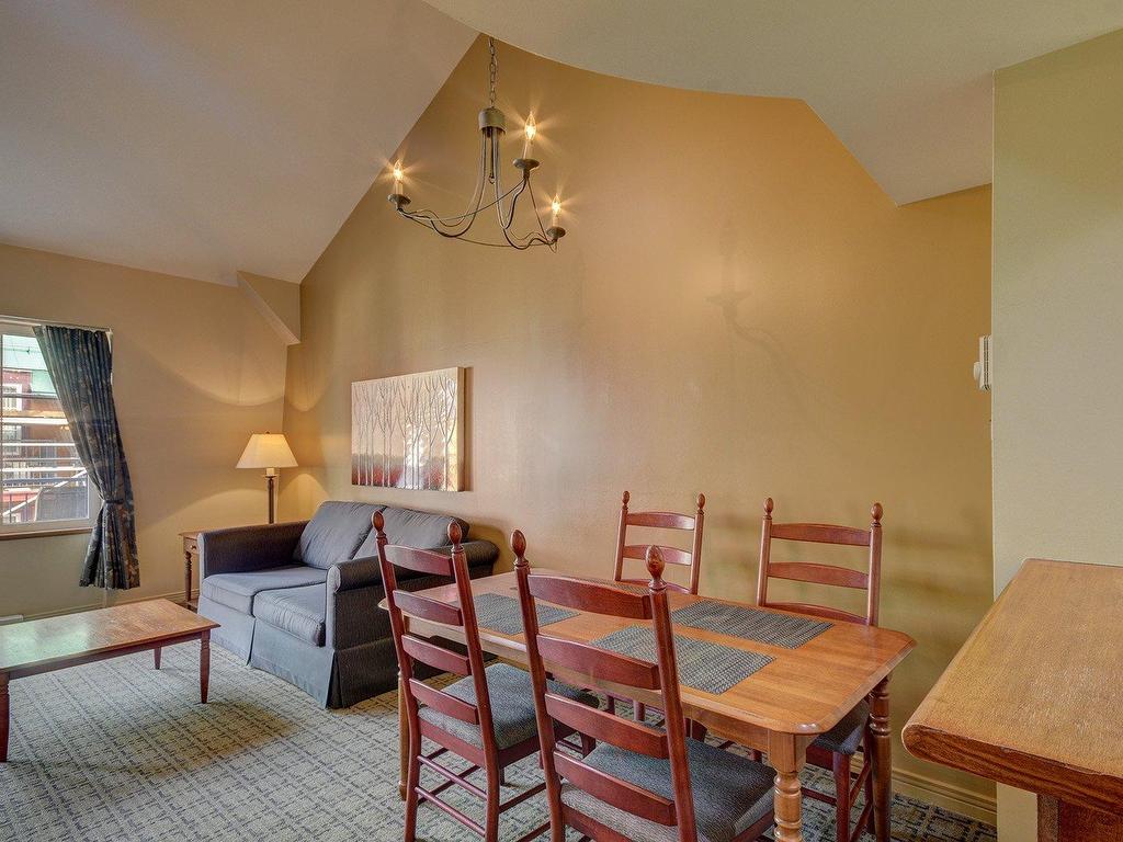 









118


Ch. de Kandahar

, 405,
Mont-Tremblant,




QC
J8E1B1

