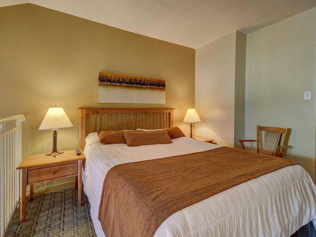 









118


Ch. de Kandahar

, 405,
Mont-Tremblant,




QC
J8E1B1

