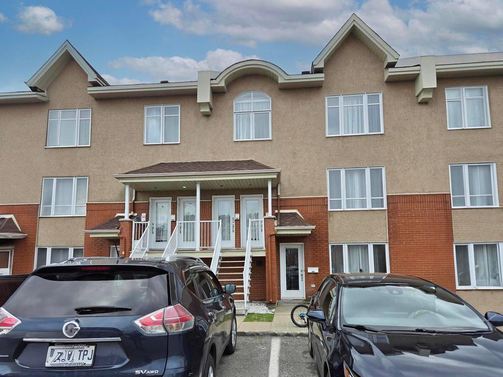 









980

 - 988


Rue Normont

,
Laval (Chomedey),




QC
H7G3H2

