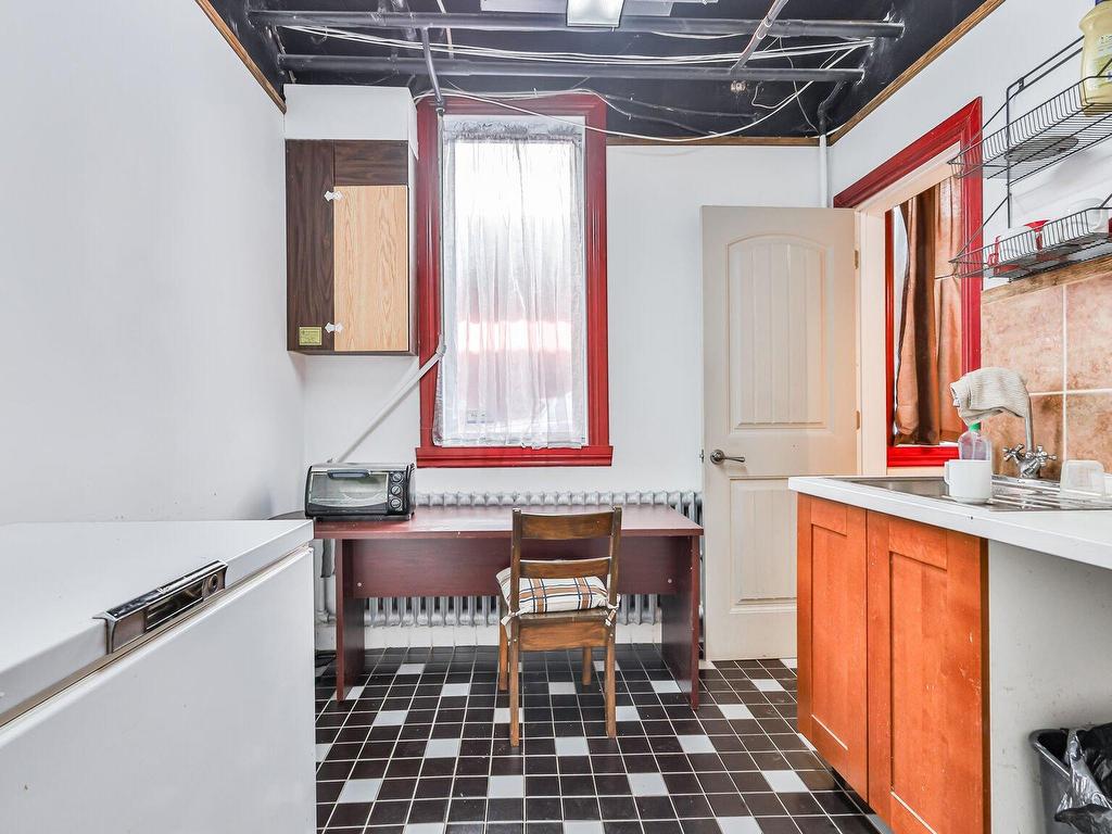 









9770


Rue St-Urbain

,
Montréal (Ahuntsic-Cartierville),




QC
H3L2T2

