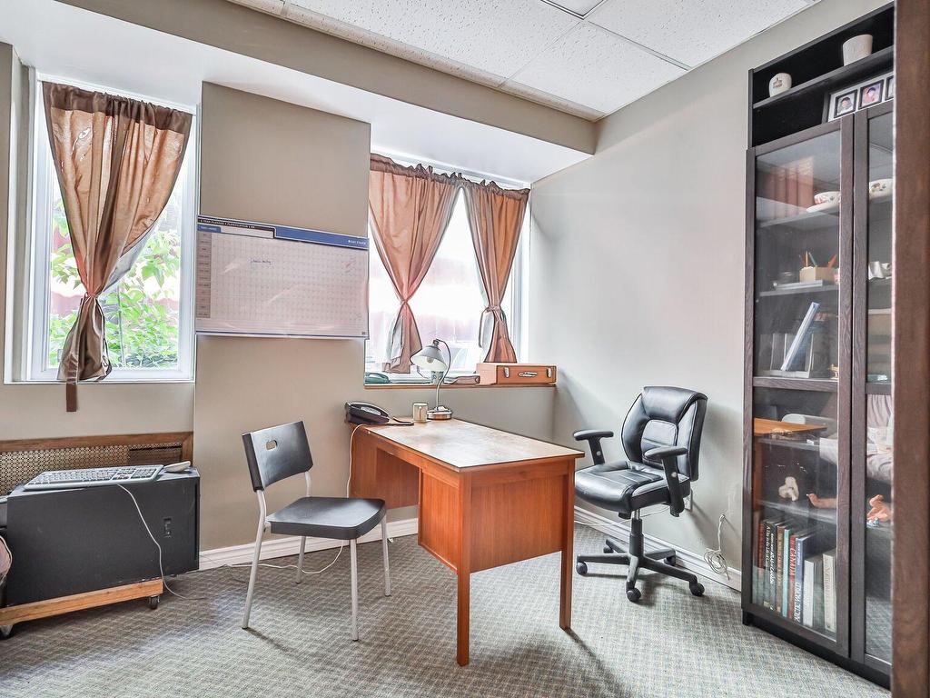 









9770


Rue St-Urbain

,
Montréal (Ahuntsic-Cartierville),




QC
H3L2T2

