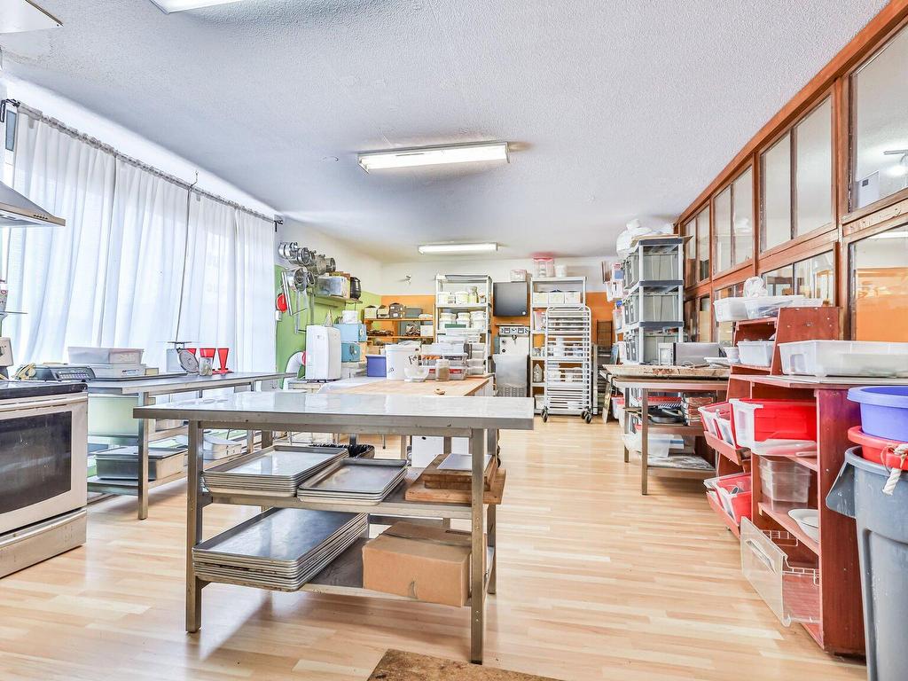 









9770


Rue St-Urbain

,
Montréal (Ahuntsic-Cartierville),




QC
H3L2T2

