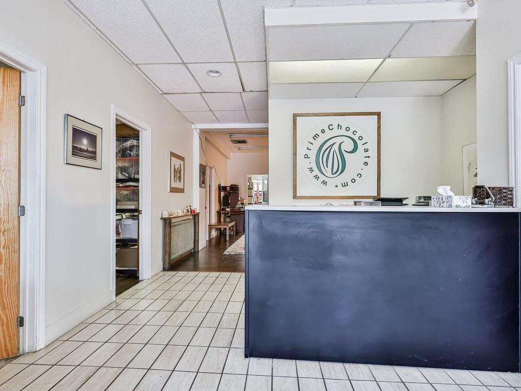









9770


Rue St-Urbain

,
Montréal (Ahuntsic-Cartierville),




QC
H3L2T2

