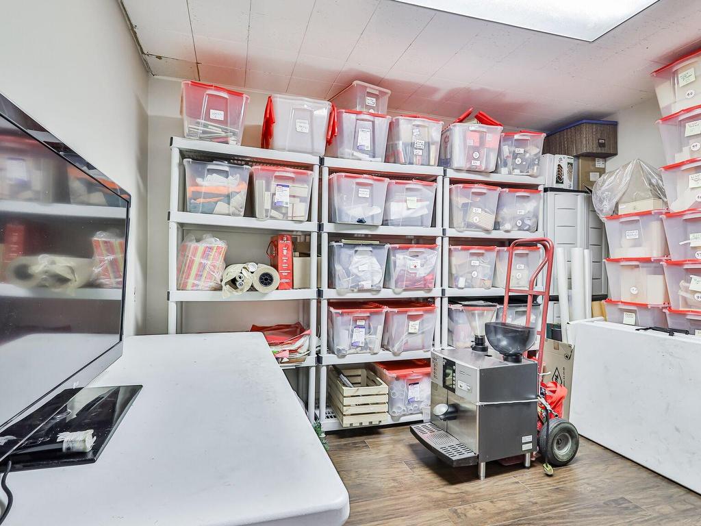 









9770


Rue St-Urbain

,
Montréal (Ahuntsic-Cartierville),




QC
H3L2T2

