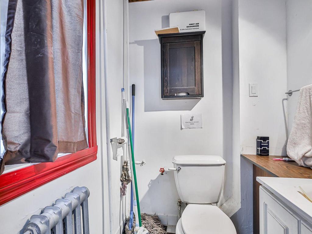 









9770


Rue St-Urbain

,
Montréal (Ahuntsic-Cartierville),




QC
H3L2T2

