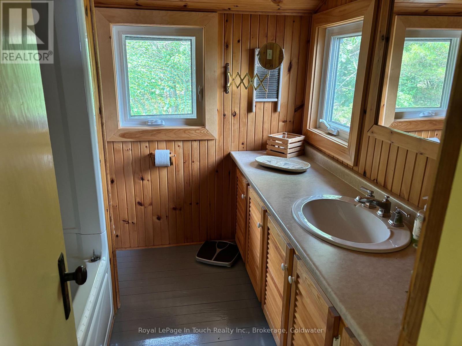 












0 CREWE POINT

,
The Archipelago (Archipelago South),




Ontario
P0J2T0

