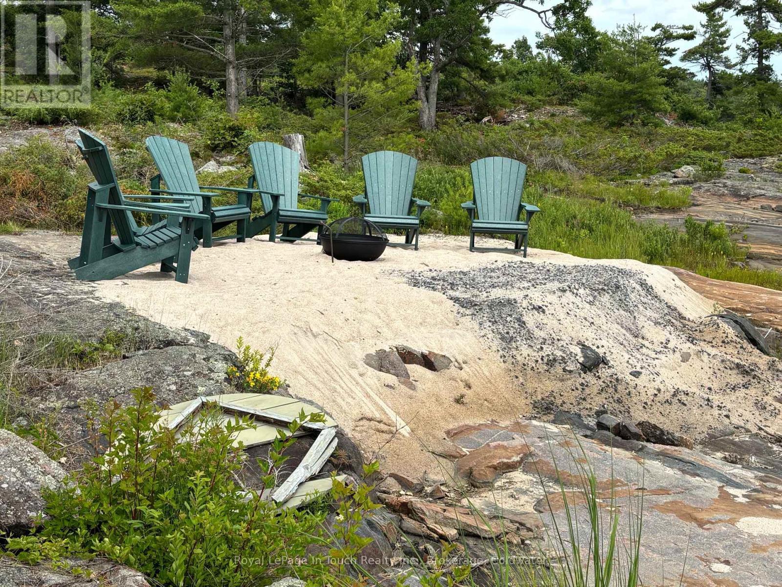 












0 CREWE POINT

,
The Archipelago (Archipelago South),




Ontario
P0J2T0

