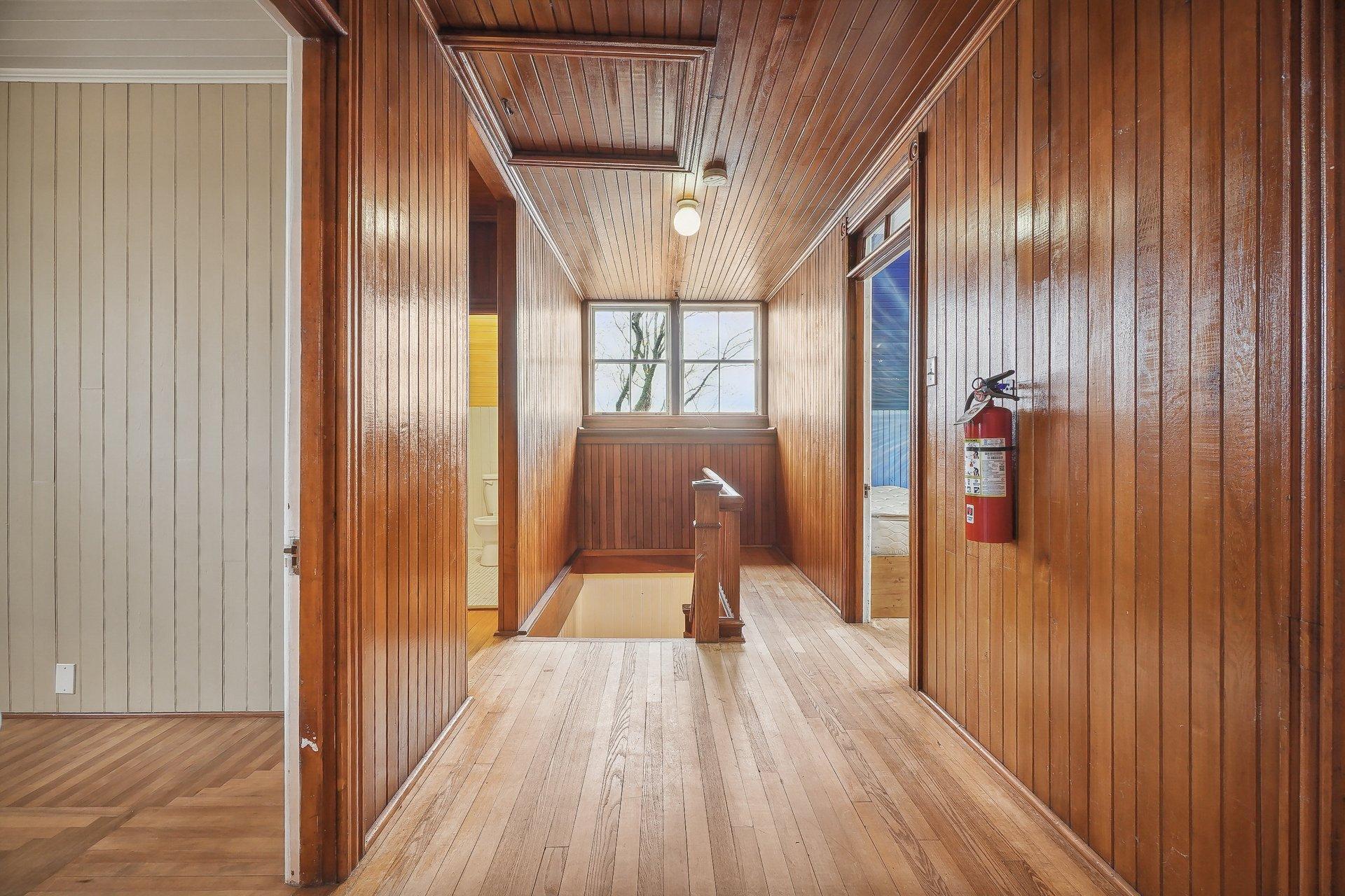 









1066


Ch. de la Montagne

,
Mont-Saint-Hilaire,




QC
J3G4S6

