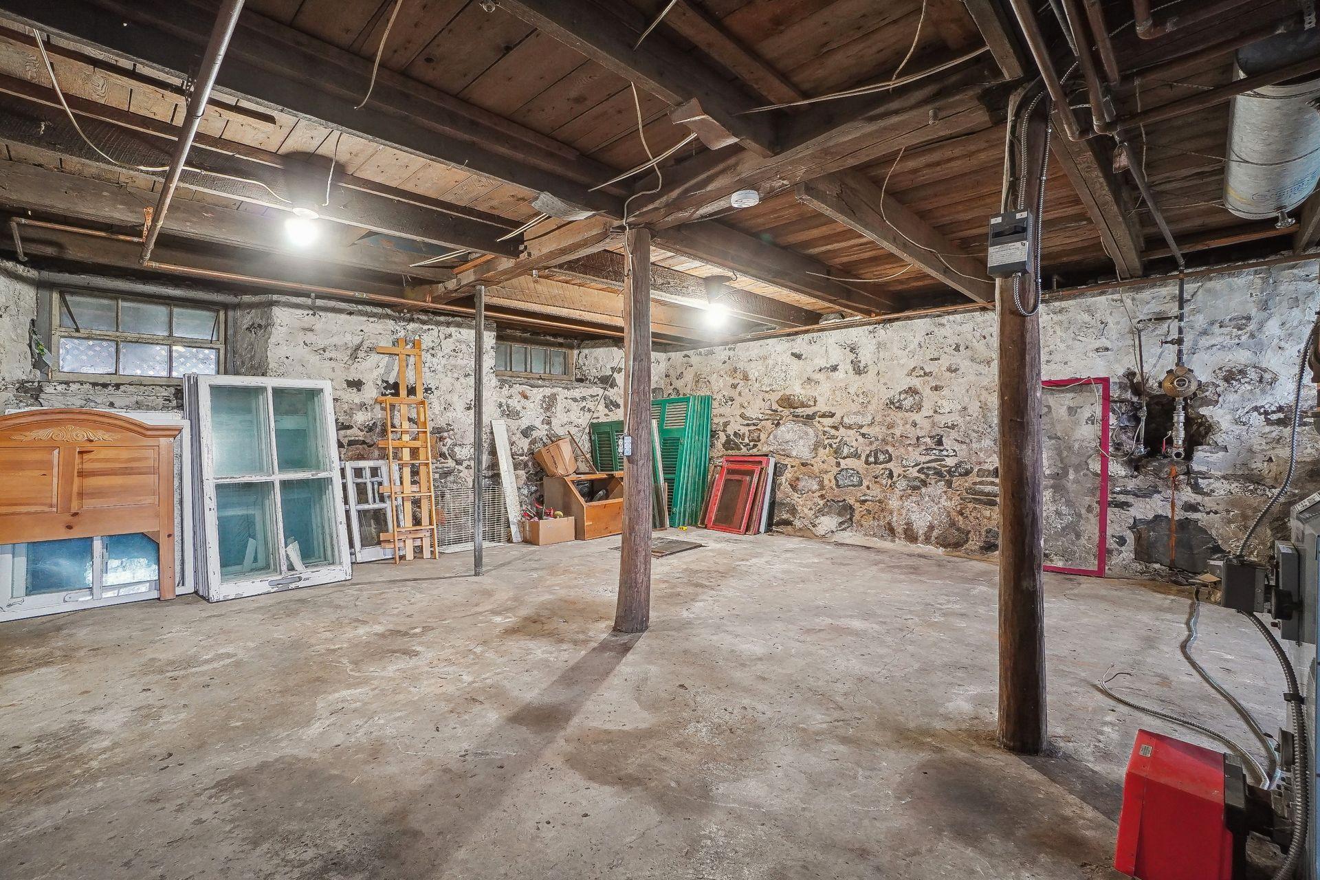 









1066


Ch. de la Montagne

,
Mont-Saint-Hilaire,




QC
J3G4S6

