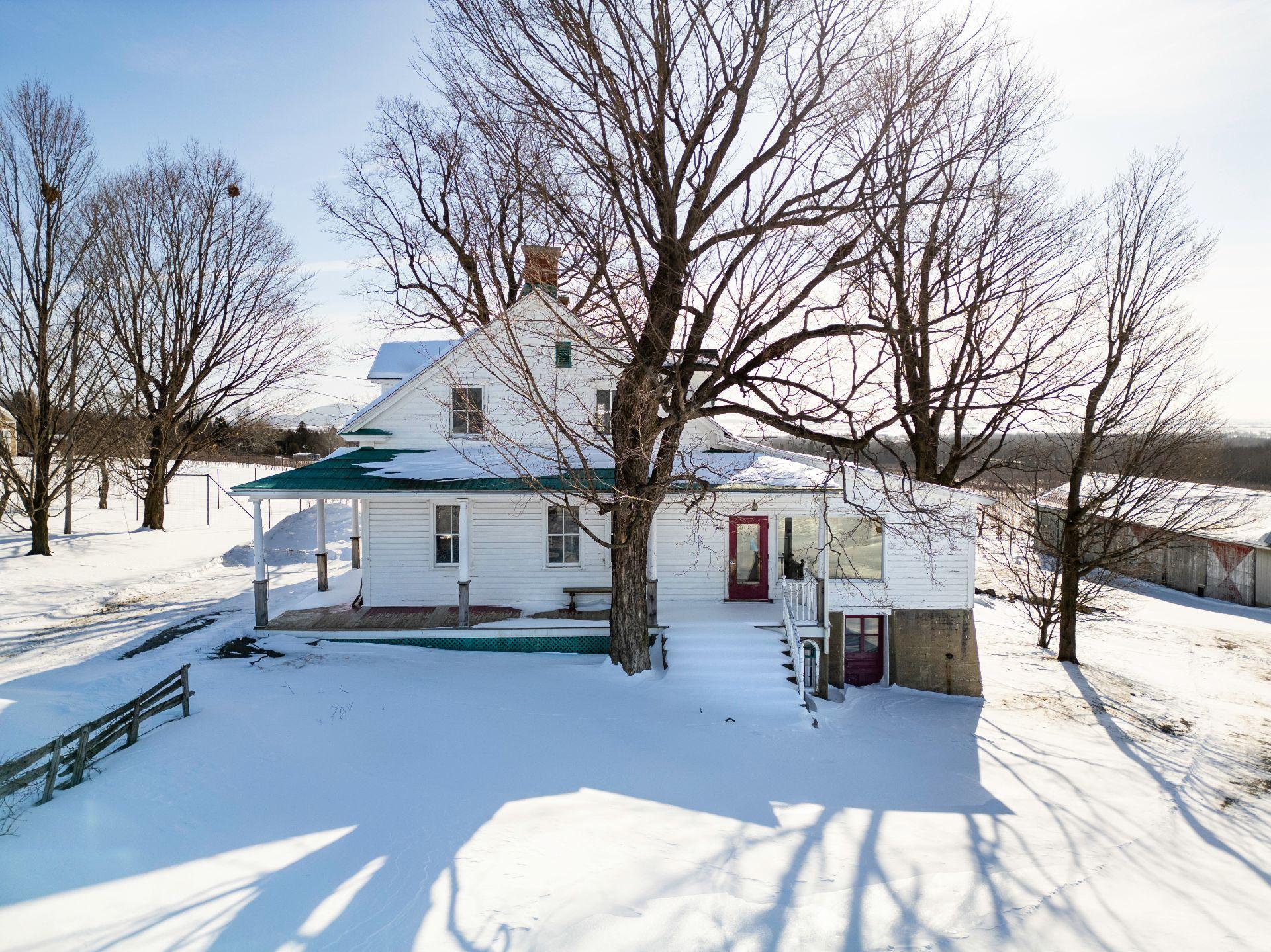 









1066


Ch. de la Montagne

,
Mont-Saint-Hilaire,




QC
J3G4S6

